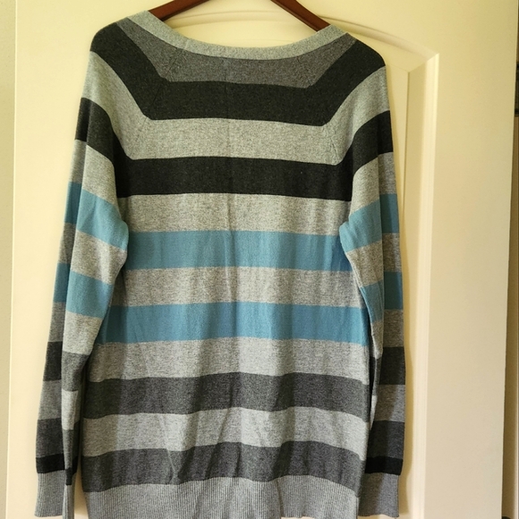 VanHeusen All Season Cardigan Sweater, Size Large LAST CHANCE - Picture 2 of 4